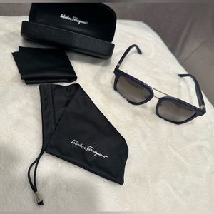 Ferragamo Unisex Sunglasses SF809SA Color 454 w/ hard case, sleeve, cloth